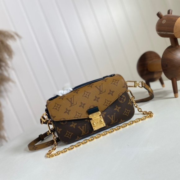 Louis Vuitton POCHETTE MÉTIS bag - Picture 9 of 9